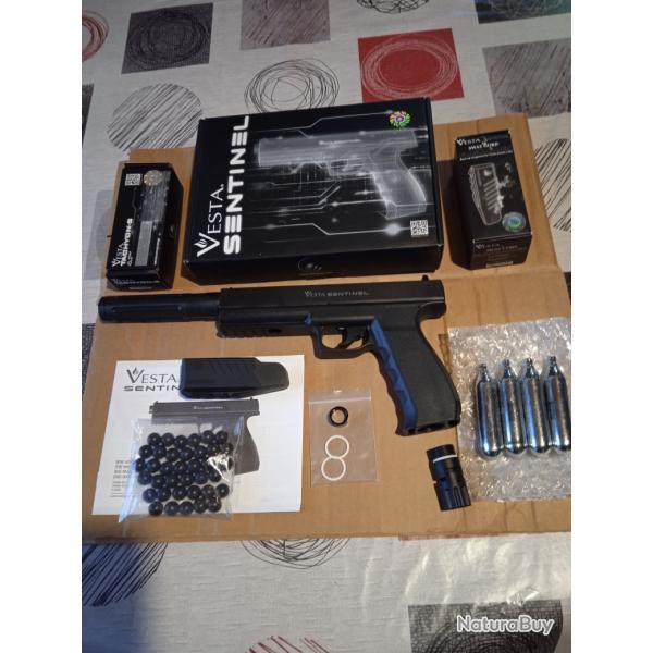 Pistolet d�fense Vesta Sentinel cal.50 17J- avec extension de canon et un chargeur rapide de 6 coups
