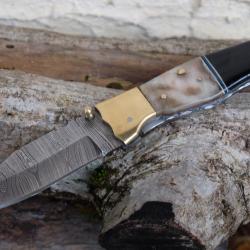 Beau Couteau Lame 128 Couches Acier Damas Manche Poisson Bélier & Résine Fab Artisanale Linerlock