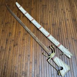 SABRE NIMCHA POIGNÉE ET FOURREAU EN OS