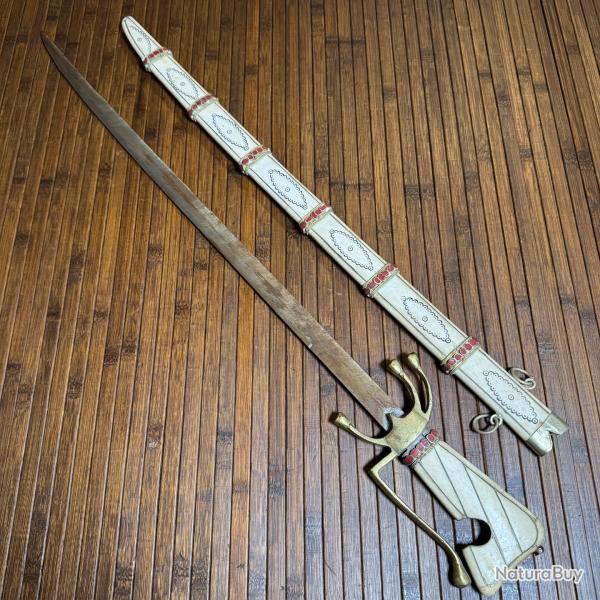 SABRE NIMCHA POIGNE ET FOURREAU EN OS