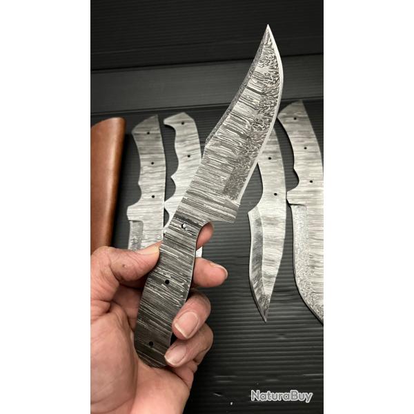 Lot de 5 couteaux de chasse fait  main acier Damas 62