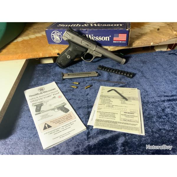 Pistolet SMITH & WESSON SW22 Victory Filet cal.22Lr