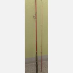 Superbe Lancer Daiwa (grande marque) en 2 brins : modèle 200 Séries 211CG rouge et noir