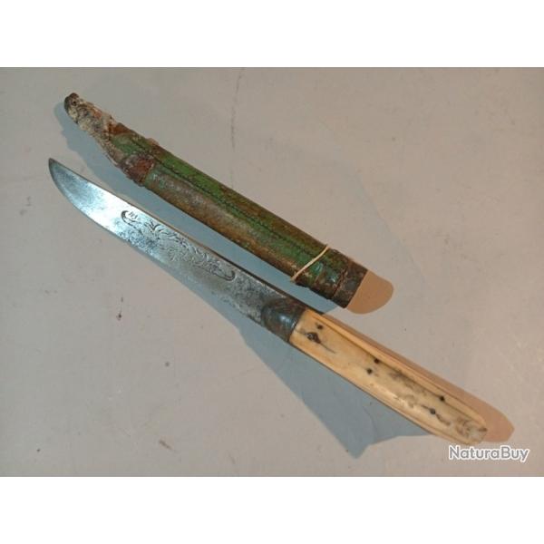 Ancien couteau cr�tois r�gional �poque 19�me siecle avec fourreau