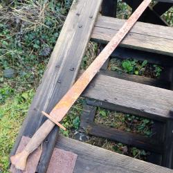 Glaive artisanal ancien