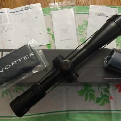 Lunette VORTEX Viper PST gen2 5-25×50 FFP en mrad. État neuf. Garantie à vie.