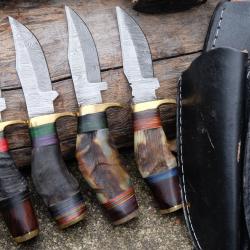 LOT DE 4 Couteau Skinner Damas Lame 256 Couches Manche Corne de Bélier Fab Artisanale Etui Cuir 01
