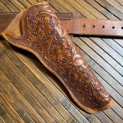BELLE ENSEMBLE HOLSTER ET CEINTURON CARTOUCHIÈRE CUIR WESTERN JOLIMENT DÉCORÉ
