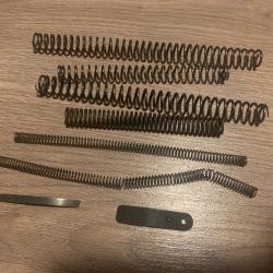 Militaria Lot de Ressort Divers Pièces