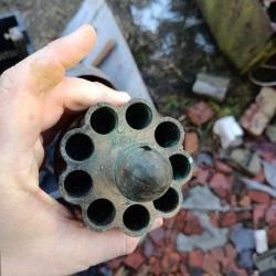 Imposant barillet laiton pour poudre noire