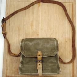 Porte-chargeurs FM 24-29 armée française en excellent état.