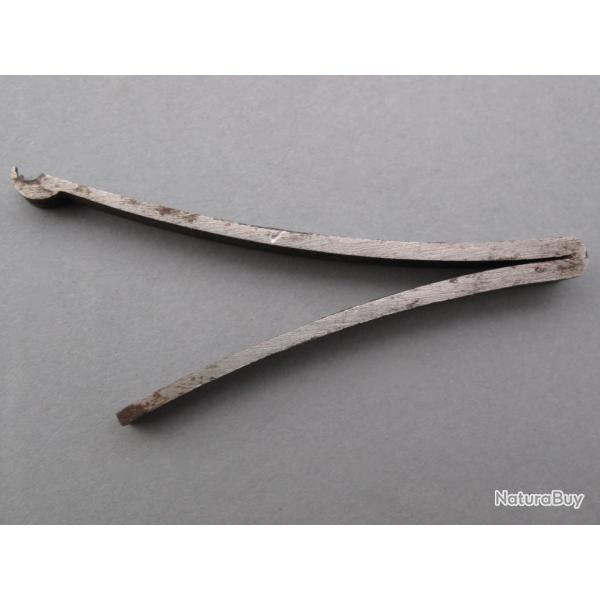 Grand ressort pour pistolet lance-fuses rglementaire anglais Webley Mark III ou Mark III*