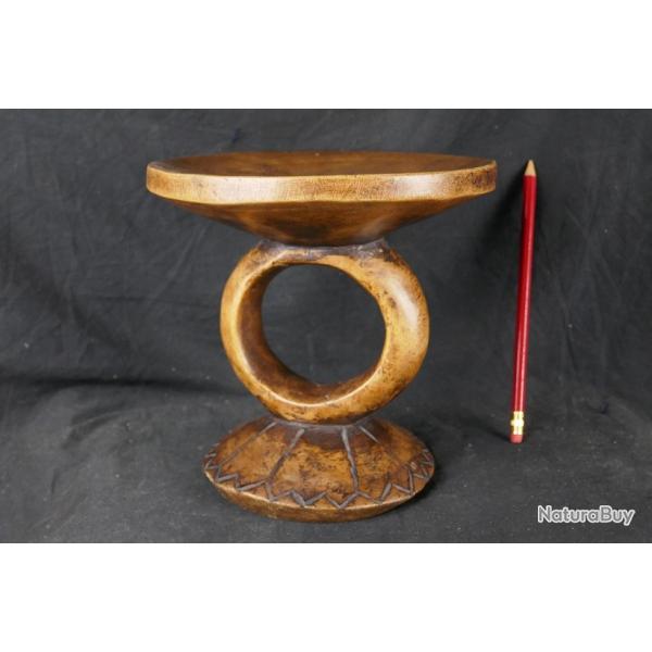 Sige en bois clair Bena Iranga, Tanzanie