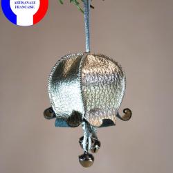 Clochettes musicales de Noël en cuir et ses jingle bells pour le sapin gris argent