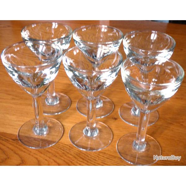 SPLENDIDES SERIE DE VERRES A PIEDS ANCIENS DE BISTROT 1930//1950 COMME NEUF STOCKE DANS UNE CAVE