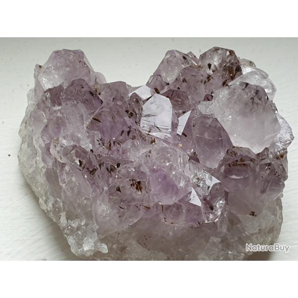 Belle Am�thyste � inclusions du Br�sil rare dans sa forme naturelle