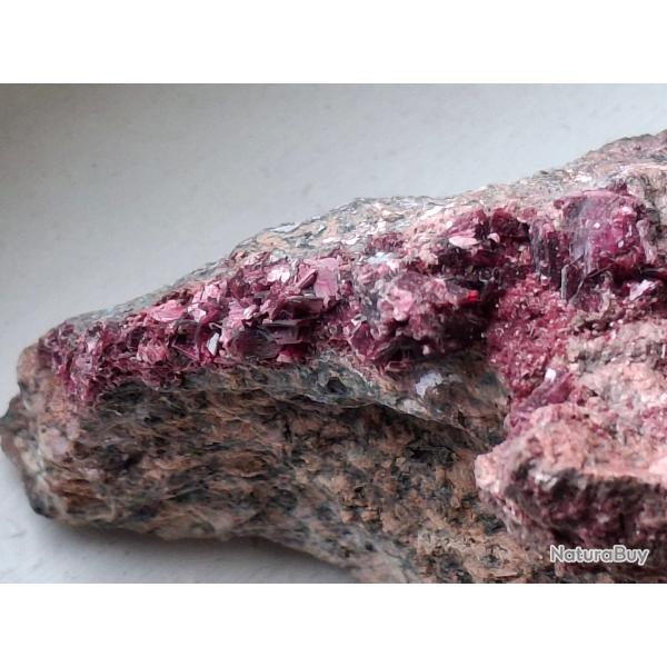 Ros�lite du Maroc beau sp�cimen de 258 grammes