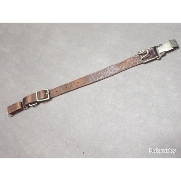 B�li�re r�glementaire pour le port du sabre suisse avec passant.