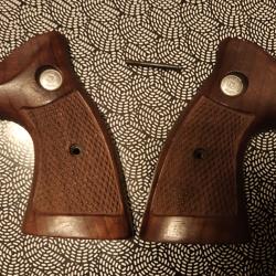 Poignée révolver TAURUS mle 66