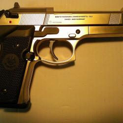 Pistolet "BERETTA 92 FS CO2" calibre 4,5 mm (.177), NICKEL (Beretta M92FS Umarex)