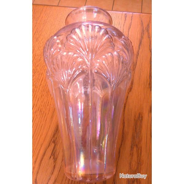 SUBLIME VASE DE VERRE AUX COULEURS IRISEES + ESTAMPILLE DESSOUS + DECORS DE FEUILLAGES SUR TIGES