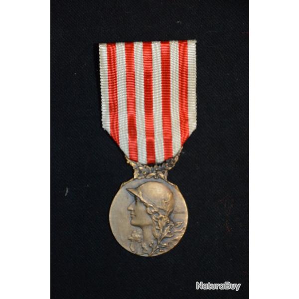 MEDAILLE COMMEMORATIVE GUERRE 1914-1918-RARE MODULE SIGNE CHARLES