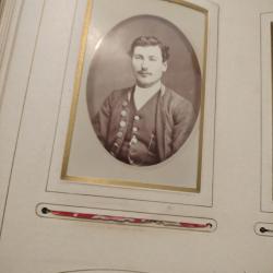 Superbe album photo ancien datant de la fin du XIX? siècle (vers 1880-1900).Reliure rigide à décor