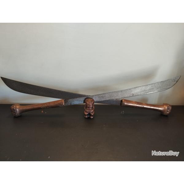 Paire de machette Tahitienne support Tiki cuir vre