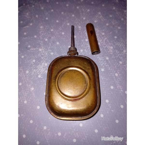 Petit huilier plat en laiton