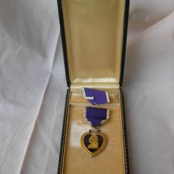 WW2 US M&Eacute;DAILLE MILITAIRE " PURPLE HEART " AM&Eacute;RICAINE DANS SA BO&Iuml;TE D'ORIGINE 39-45