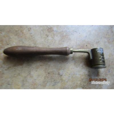 Ancien doseur, grammage poudre ou plomb, pour fusil, en bois