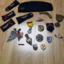 Petit lot militaire, arm&eacute;e de l'air, calot, insignes, pucelles, Indochine, Alg&eacute;rie.