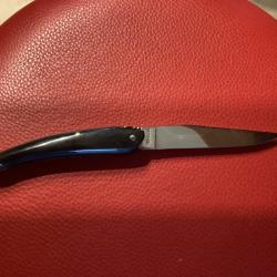 Tr&egrave;s beau couteau artisanal mouche forg&eacute;e corne  &eacute;tui gros cuir