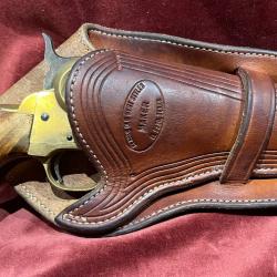 Holster cowboy droitier type cross draw fabriqué par Classic old West styles el Paso texas