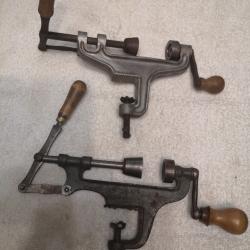 LOT DE DEUX SERTISSEURS