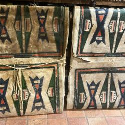 Exceptionnelle paire de pare fl&egrave;ches indien des plaines Cheyenne en rawhide de bison