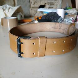 Ceinturon cuir arm&eacute;e fran&ccedil;aise mod&egrave;le 1945 neuf 105cm