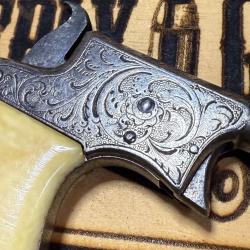 ! BAISSE DE PRIX ! Tr&egrave;s rare remington vest pocket 22 grav&eacute; d'usine plaqu&eacute; argent !