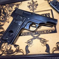 Rare pistolet unique modèle 20 ! Bleu à 100% avec 2 chargeurs