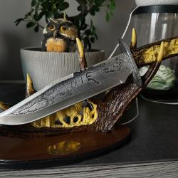 Couteau - dague cerf avec support- cadeau
