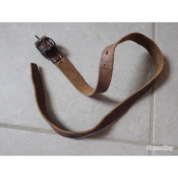 Sangle, lanire en cuir pour brellage, sac poils, havresac Suisse. Pour couverture, gamelle,...