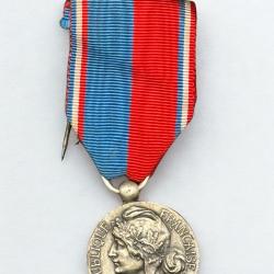 (119.007) M&eacute;daille d'honneur de la conf&eacute;d&eacute;ration musicale de France et de l'Union Fran&ccedil;aise