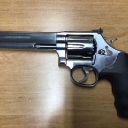 Revolver Smith et Wesson 686 calibre 357 Mag 6 pouces