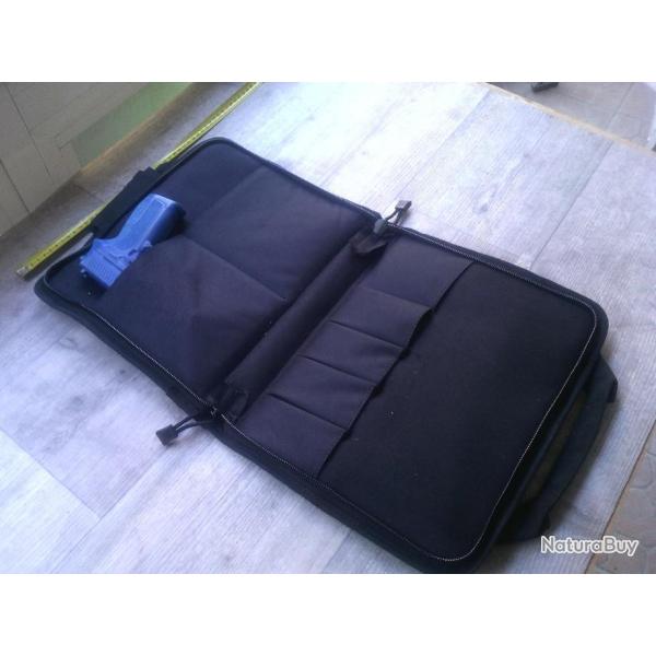 Malette / Housse semi rigide 36x28cm en cordura et mousse noir pour pistolet .