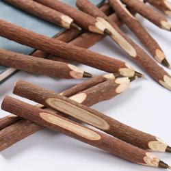 Stylo &agrave; bille fait en bois personnalisable