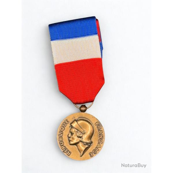 (32.001) M�daille d'honneur au personnel civil relevant du minist�re de la D�fense