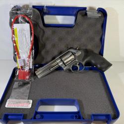CATEGORIE B  REVOLVER SMITH ET WESSON CAL 357 MAG 4 POUCES GARANTIE 2 ANS FRAIS DE PORT OFFERT