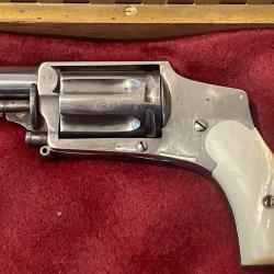 BEAU VÉLODOG CHROMÉ A 100 % , PLAQUETTES NACRE SANS ACCIDENT