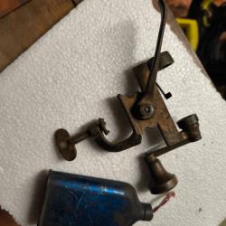 2 outils rechargement anciens pour calibre 12/16