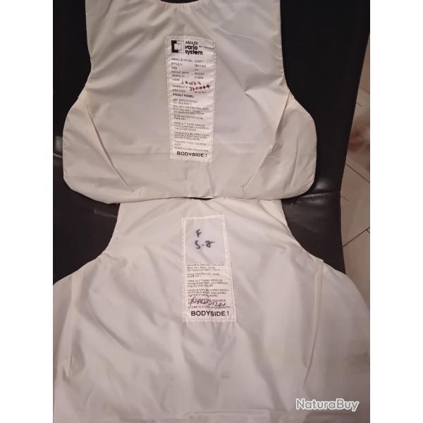 Enchre lot de 2 plaques balistiques 3a contre les armes de poings et les lames  MEHLER 32X34/32X32